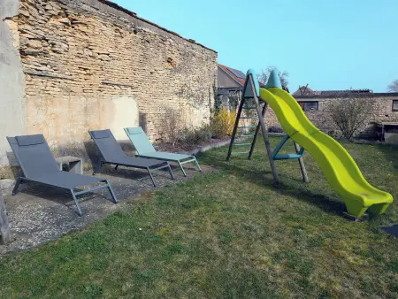 Gîte rénové XVIIIème siècle, animaux acceptés, jardin clôturé - Photo 21