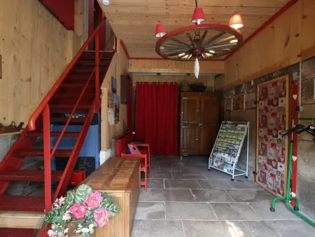 Charme Authentique au Moulin de Saphoz avec Grand Jardin - Photo 9