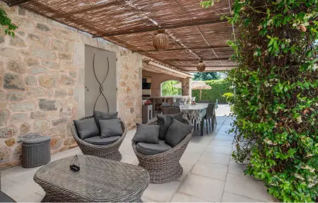 Maison 8 personnes à Peymeinade - Photo 1