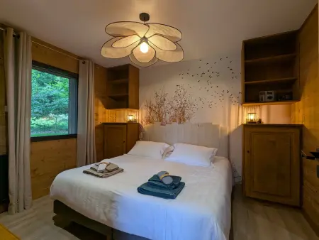 Lodge élégant avec spa privatif et espace bien-être - Photo 9