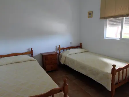Maison mitoyenne près de la plage La Barrosa avec piscine commune - Photo 4
