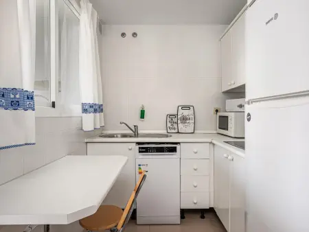 Maison mitoyenne élégante près de la plage avec piscine et parking - Photo 8