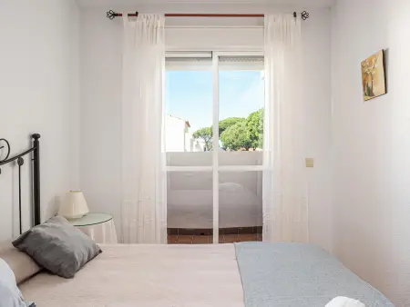 Maison mitoyenne élégante près de la plage avec piscine et parking - Photo 13