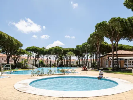 Maison mitoyenne élégante près de la plage avec piscine et parking - Photo 21