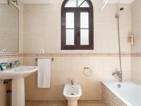 Appartement familial climatisé avec terrasse à Chiclana de la Frontera - Photo 16
