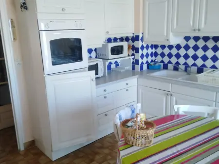 Appartement au 1er étage avec terrasse - 2 chambres, 4 personnes, parking face à la mer - Photo 14
