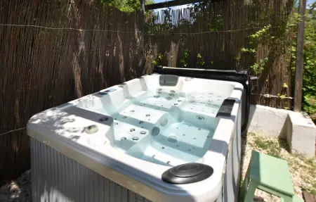 Maison avec jacuzzi, Maison 4 personnes à Mazan - Photo 1
