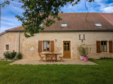 Maison typique en Berry avec fibre et cour privée - Photo 4