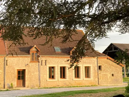 Maison typique en Berry avec fibre et cour privée - Photo 32