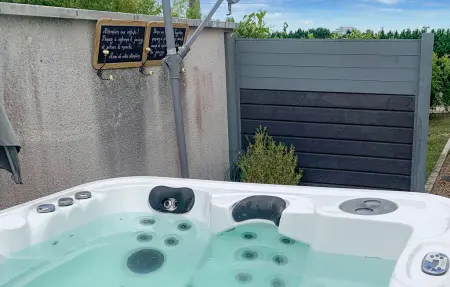 Gite avec piscine et jacuzzi, Maison 8 personnes à Seigy - Photo 2
