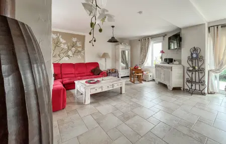 Gite avec piscine et jacuzzi, Maison 8 personnes à Seigy - Photo 5