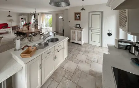 Gite avec piscine et jacuzzi, Maison 8 personnes à Seigy - Photo 6