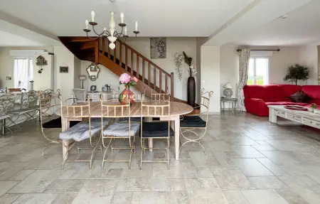 Gite avec piscine et jacuzzi, Maison 8 personnes à Seigy - Photo 15
