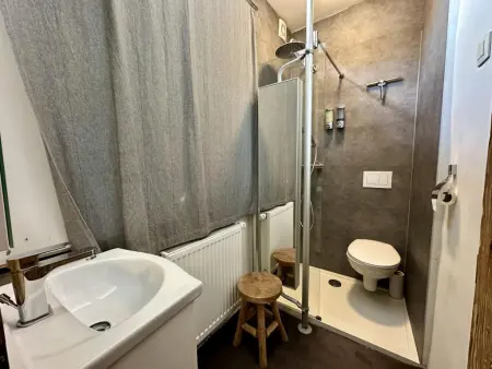 Le Cent Quarante, Logement insolite large de 140cm au cœur de Spa - Photo 17