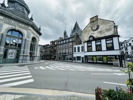 Le Cent Quarante, Logement insolite large de 140cm au cœur de Spa - Photo 28