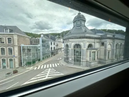 Le Cent Quarante, Logement insolite large de 140cm au cœur de Spa - Photo 33