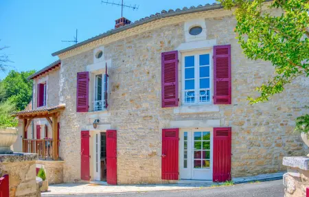 Charmante Maison avec piscine, Maison 8 personnes à Savignac les Églises - Photo 14