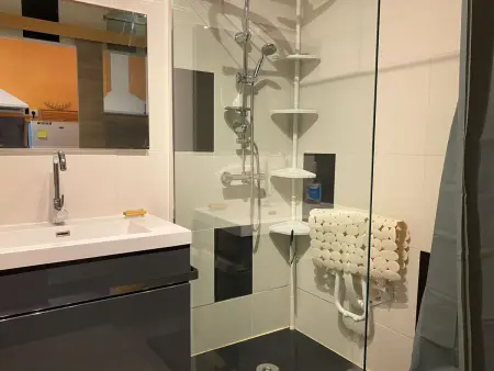 Studio rénové avec loggia et parking privatif, Appartement 2 personnes à Balaruc les Bains - Photo 10