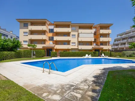 Appartement spacieux à 150m de la plage avec parking et climatisation - Photo 3