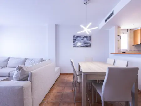 Appartement spacieux à 150m de la plage avec parking et climatisation - Photo 8