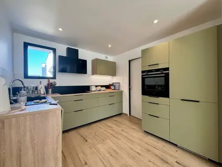 Carnac : Maison neuve 9 pièces, 10-12 pers, proche plages, jardin, wifi - Photo 3