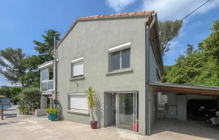 Villa piscine et jacuzzi, Maison 6 personnes à Nîmes - Photo 8