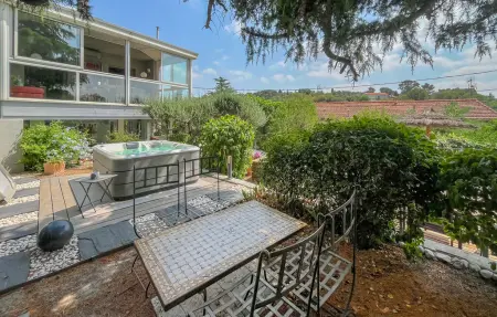 Villa piscine et jacuzzi, Maison 6 personnes à Nîmes - Photo 12