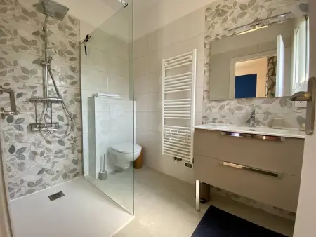 Maison de ville rénovée à Cambo-les-Bains avec balcon-terrasse - Photo 11
