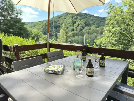 Le Quarante et Un, Joli gite avec vue extraordinaire sur la vallée - Photo 1