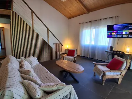 Villa spacieuse à Grand Coude avec accès PMR, Gite 6 personnes à Saint Joseph - Photo 1