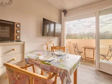 Studio lumineux en centre-ville avec balcon et animaux admis - Photo 2