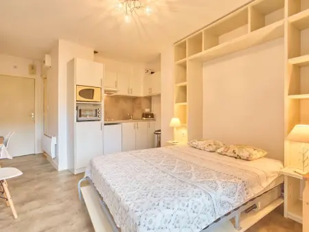 Studio lumineux avec balcon, à 400 m des Thermes, wifi et parking inclus - Photo 2