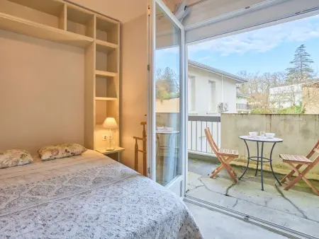 Studio lumineux avec balcon, à 400 m des Thermes, wifi et parking inclus - Photo 4