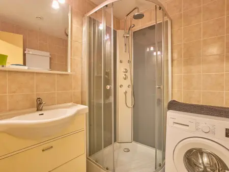 Spacieux T2bis avec Balcon - Wifi et Animaux acceptés - Photo 2