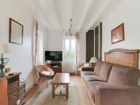 Charmante villa T3, jardin spacieux, parking, proche lac & thermes - Photo 1
