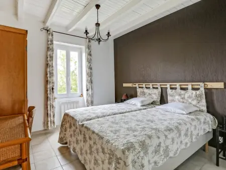 Charmante villa T3, jardin spacieux, parking, proche lac & thermes - Photo 4