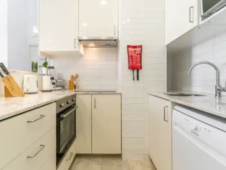 Appartement contemporain à Chiado, jusqu'à 4 pers, animaux admis, climatisé - Photo 4