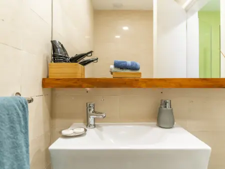 Appartement contemporain à Chiado, jusqu'à 4 pers, animaux admis, climatisé - Photo 8