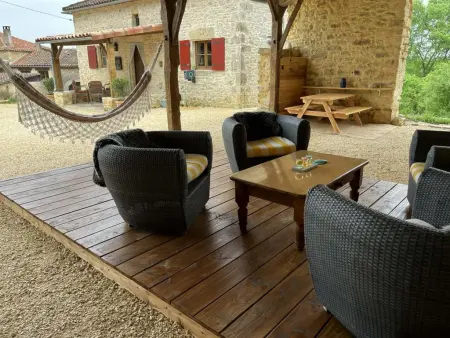 Le Mas dAmour, Rustique maison de campagne avec cour et bainspa - Photo 3