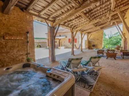 Le Mas dAmour, Rustique maison de campagne avec cour et bainspa - Photo 13