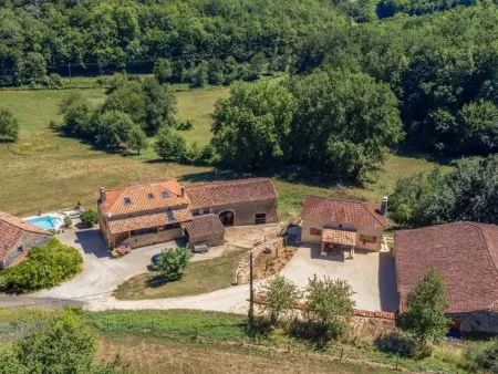 Le Mas dAmour, Rustique maison de campagne avec cour et bainspa - Photo 15