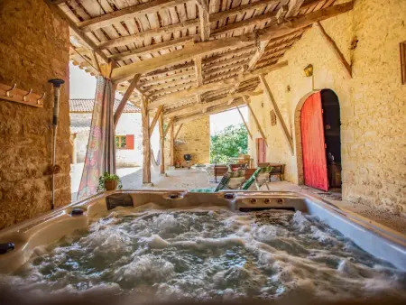 Le Mas dAmour, Rustique maison de campagne avec cour et bainspa - Photo 50