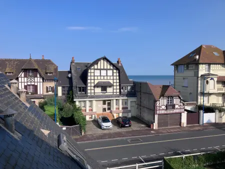 Duplex familial refait à neuf avec balcon, à deux pas de la plage - Photo 1