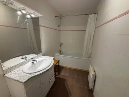 Appartement lumineux 3 pièces avec balcon et parking - Photo 6