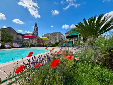 Charmante étable rénovée avec piscine et parking dans la Brenne - Photo 7