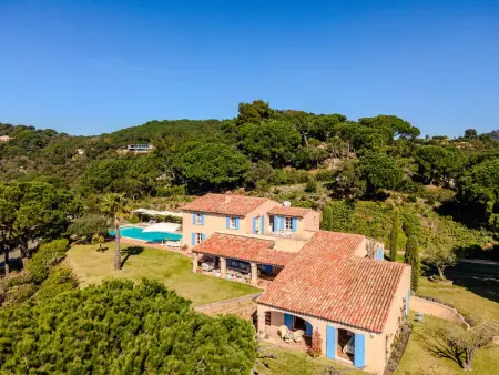 Villa de haut standing avec piscine et climatisation - Photo 1