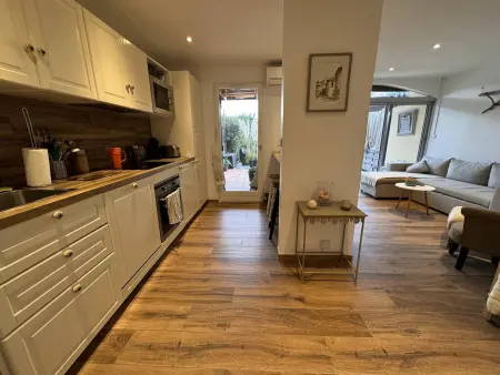Charmant appartement rénové au calme avec jardin, à 100m des commerces - Photo 1