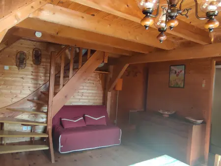 Chalet authentique au cœur de la nature près de Super Besse - Photo 1
