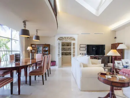 Villa élégante à San Bartolomé avec piscine, terrasse et Wi-Fi - Photo 10