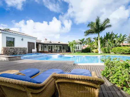 Villa élégante à San Bartolomé avec piscine, terrasse et Wi-Fi - Photo 28